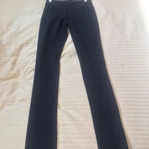 Black Lululemon skinny groove pant